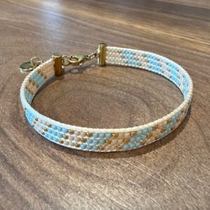Ensemble de fabrication — Bracelet tissé en perle Miyuki sur fil satiné